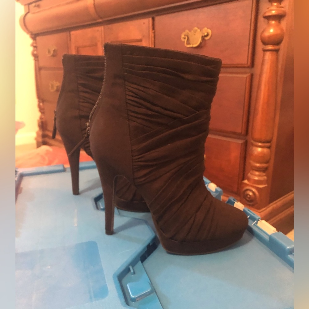 Heeled boots